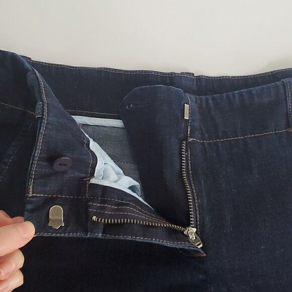 Theory Women's Denim Bermuda Shorts Size 2 - Picture 3 of 6